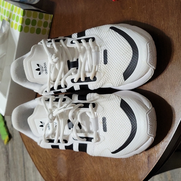 Adidas - Picture 1 of 3